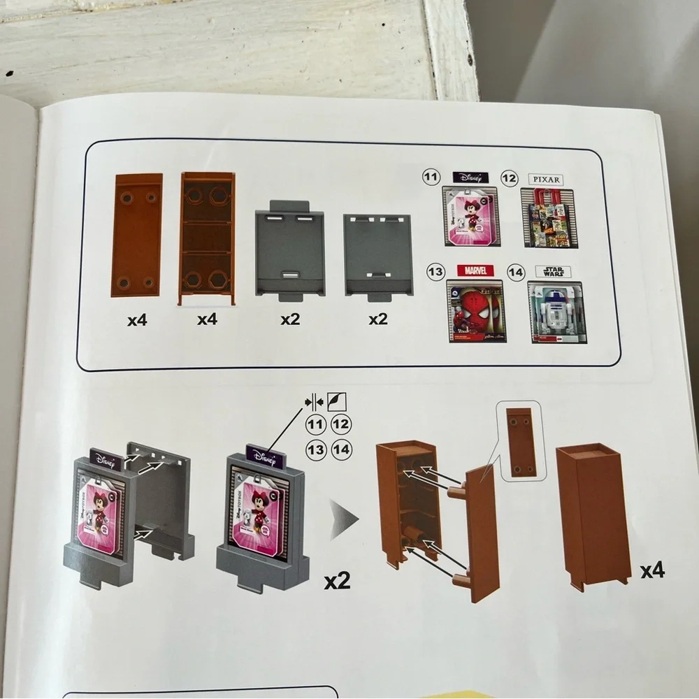 Zuru‎ Mini Brands Mini Disney Store Edition Display Piece Replacement Piece